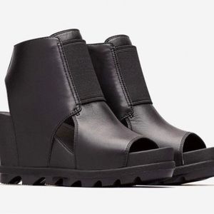 Sorel | Joanie II Bootie Black Wedge Platform Bootie Leather Lug Chunky Sz. 7